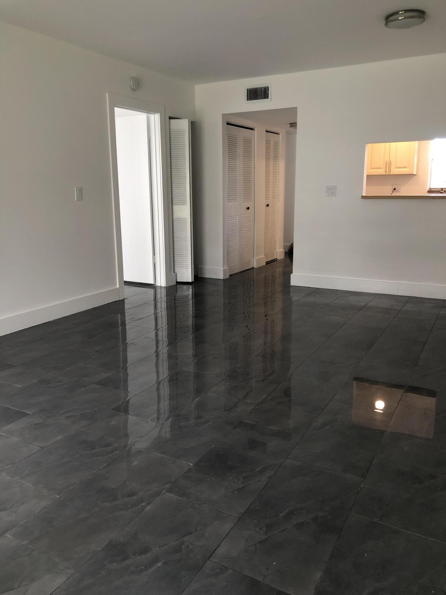 ROYAL PARK GARDENS III-G - Residential Lease