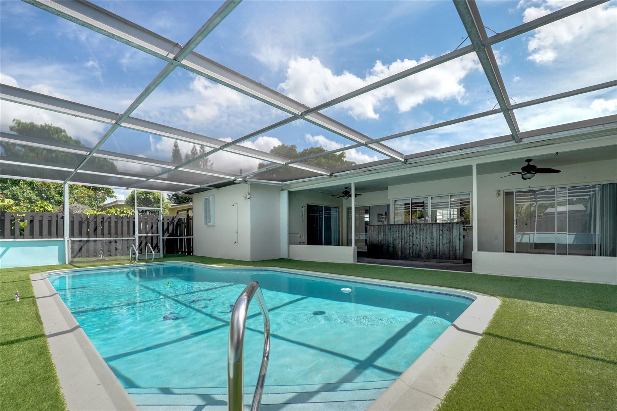 Sunrise Golf Village Sec - Residential