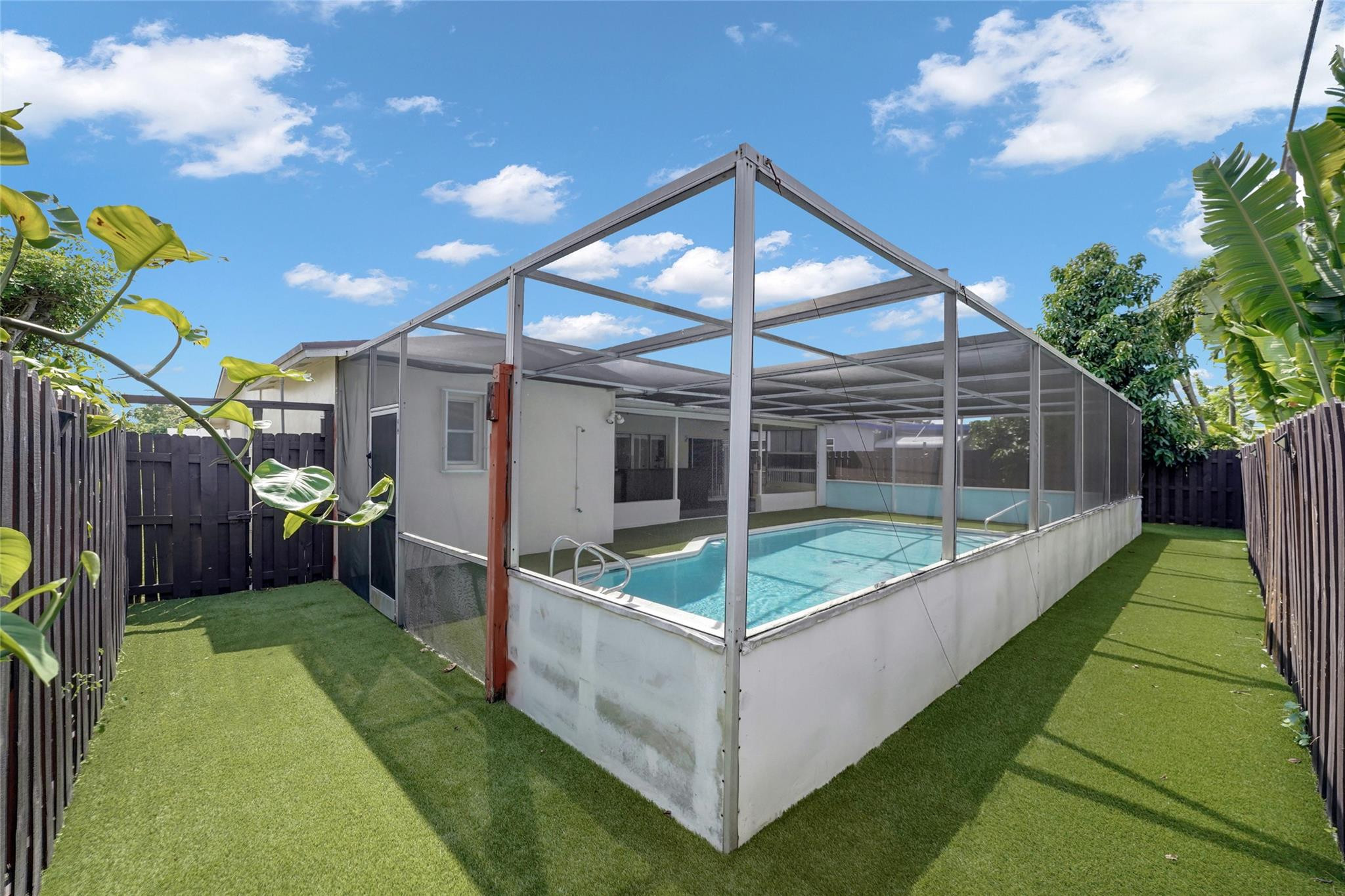 Sunrise Golf Village Sec - Residential
