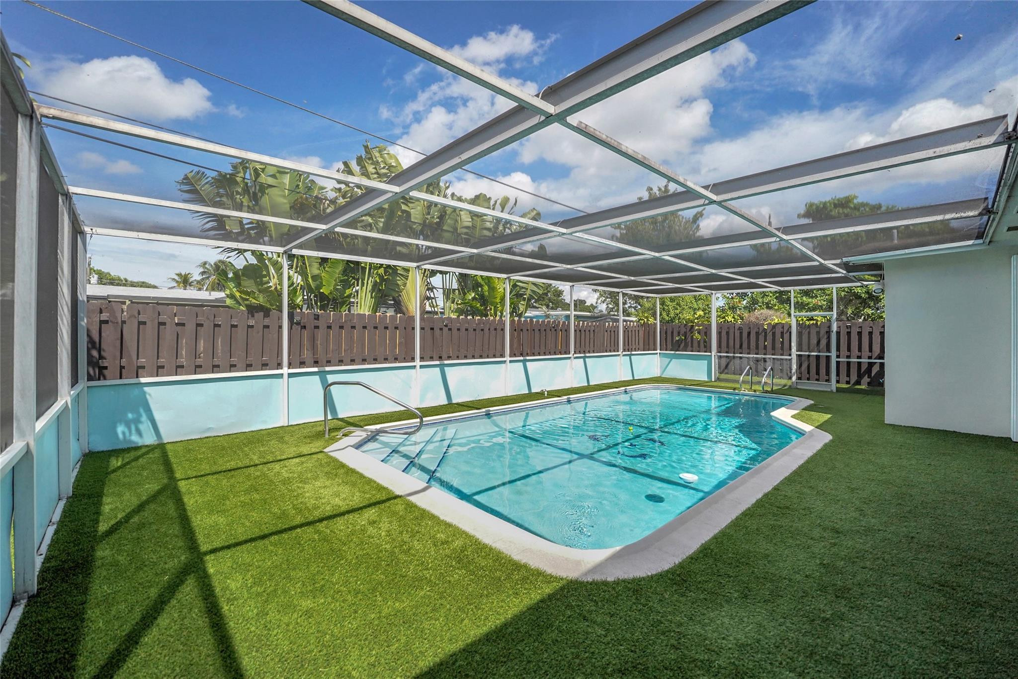 Sunrise Golf Village Sec - Residential