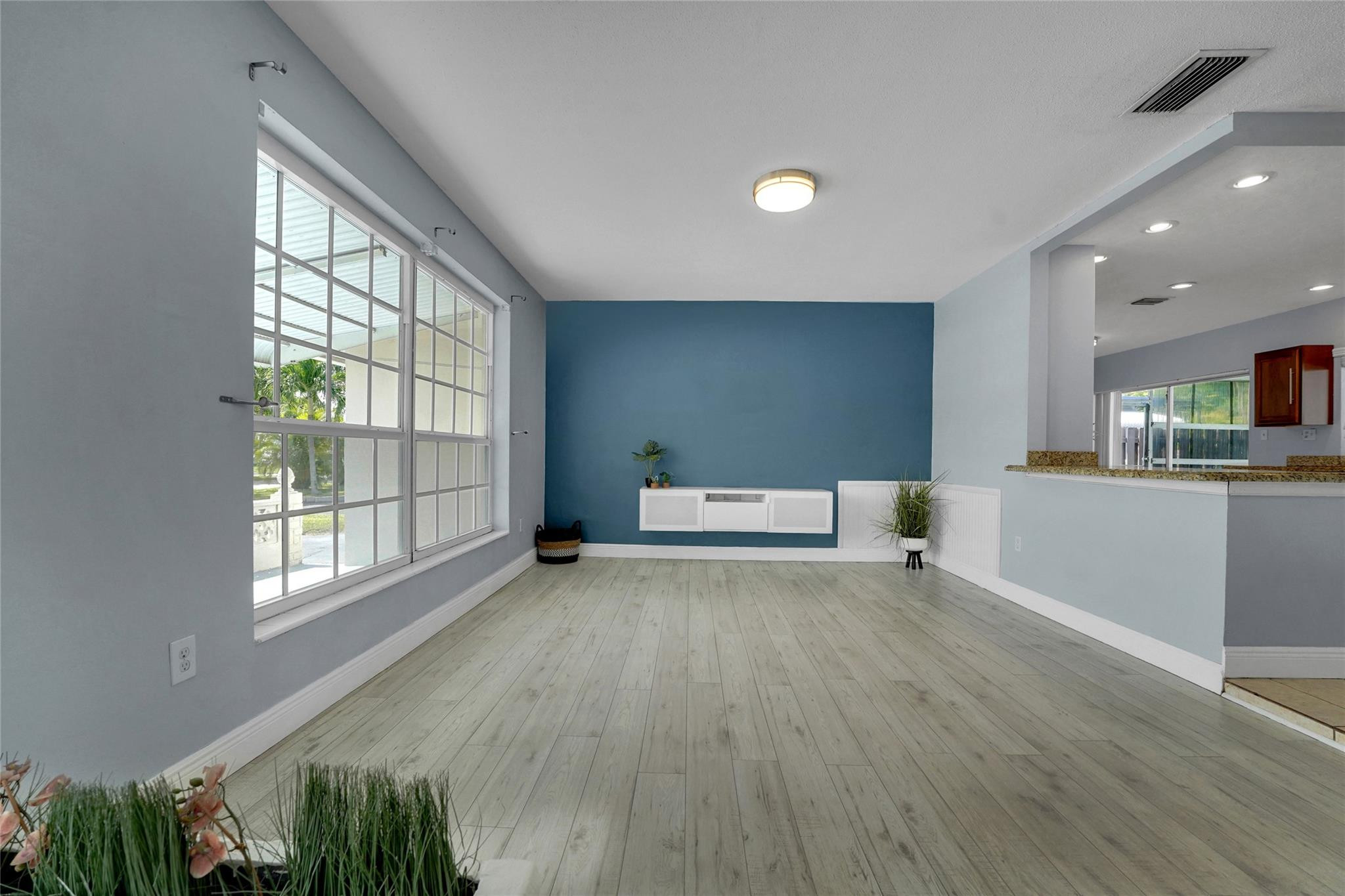 Sunrise Golf Village Sec - Residential