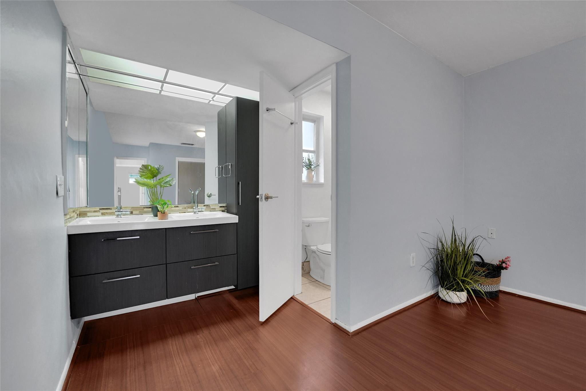 Sunrise Golf Village Sec - Residential