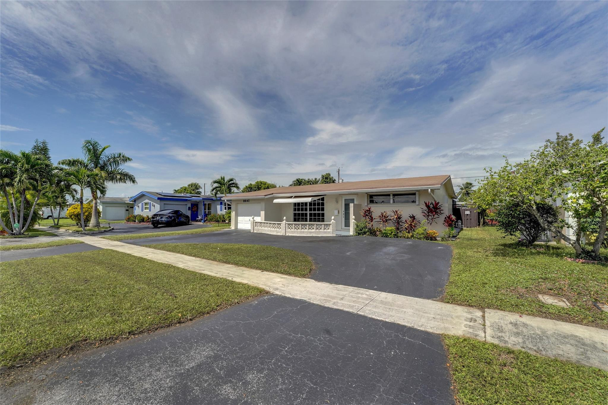 Sunrise Golf Village Sec - Residential