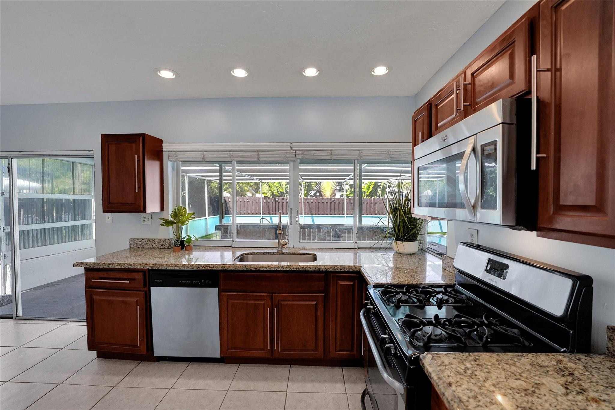 Sunrise Golf Village Sec - Residential