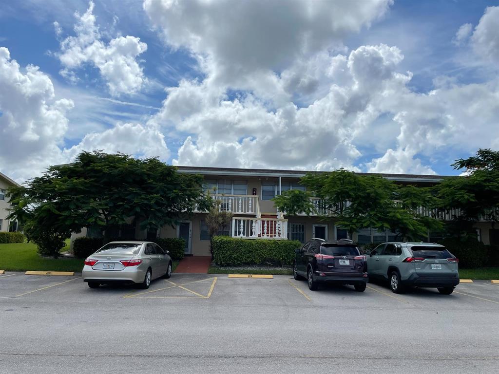 Photo of 127 Berkshire F, West Palm Beach, FL 33417 (MLS # R10821909)