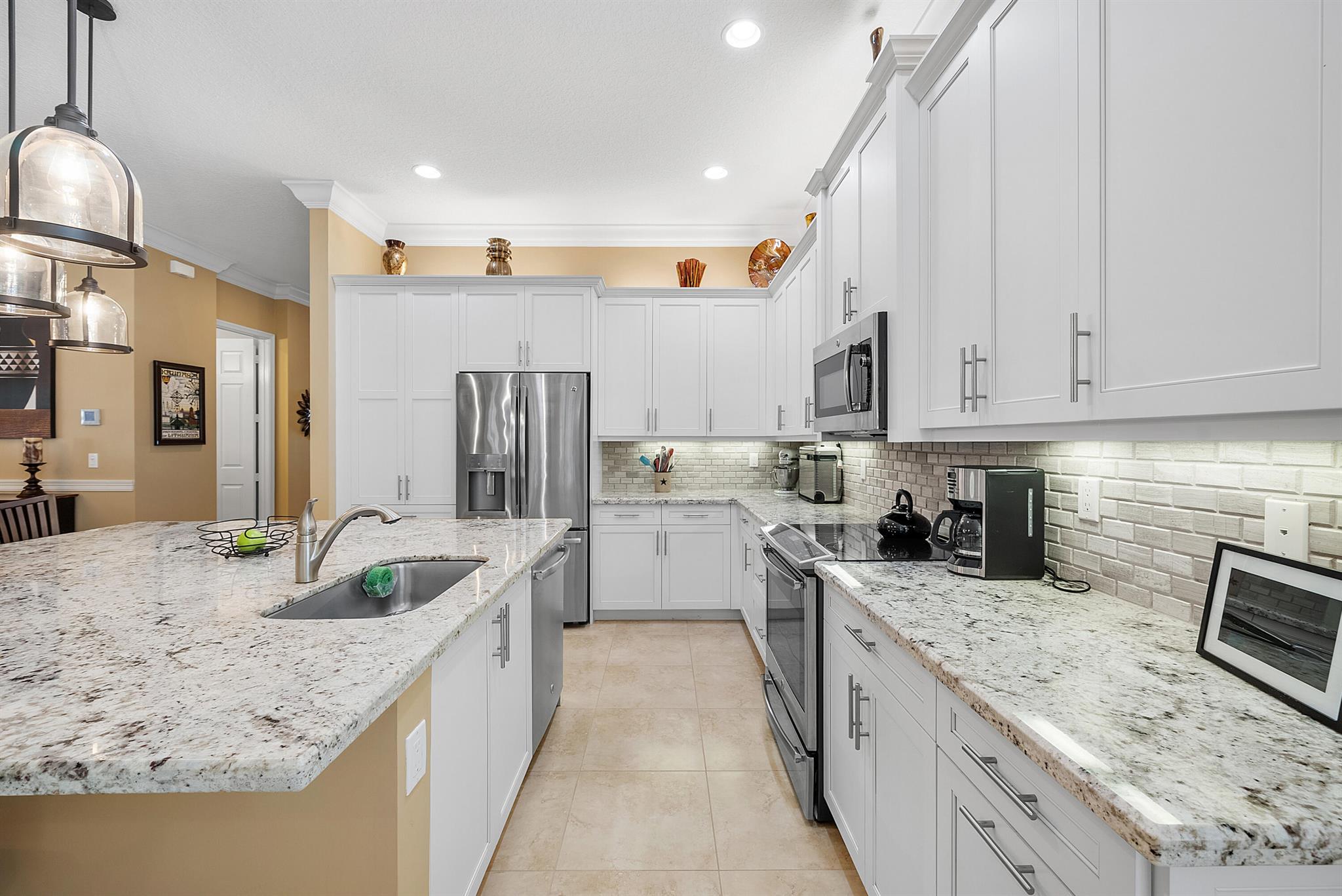 Valencia Cove - Residential