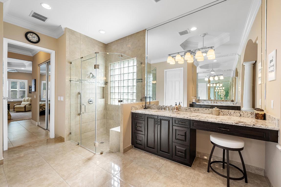 Valencia Cove - Residential