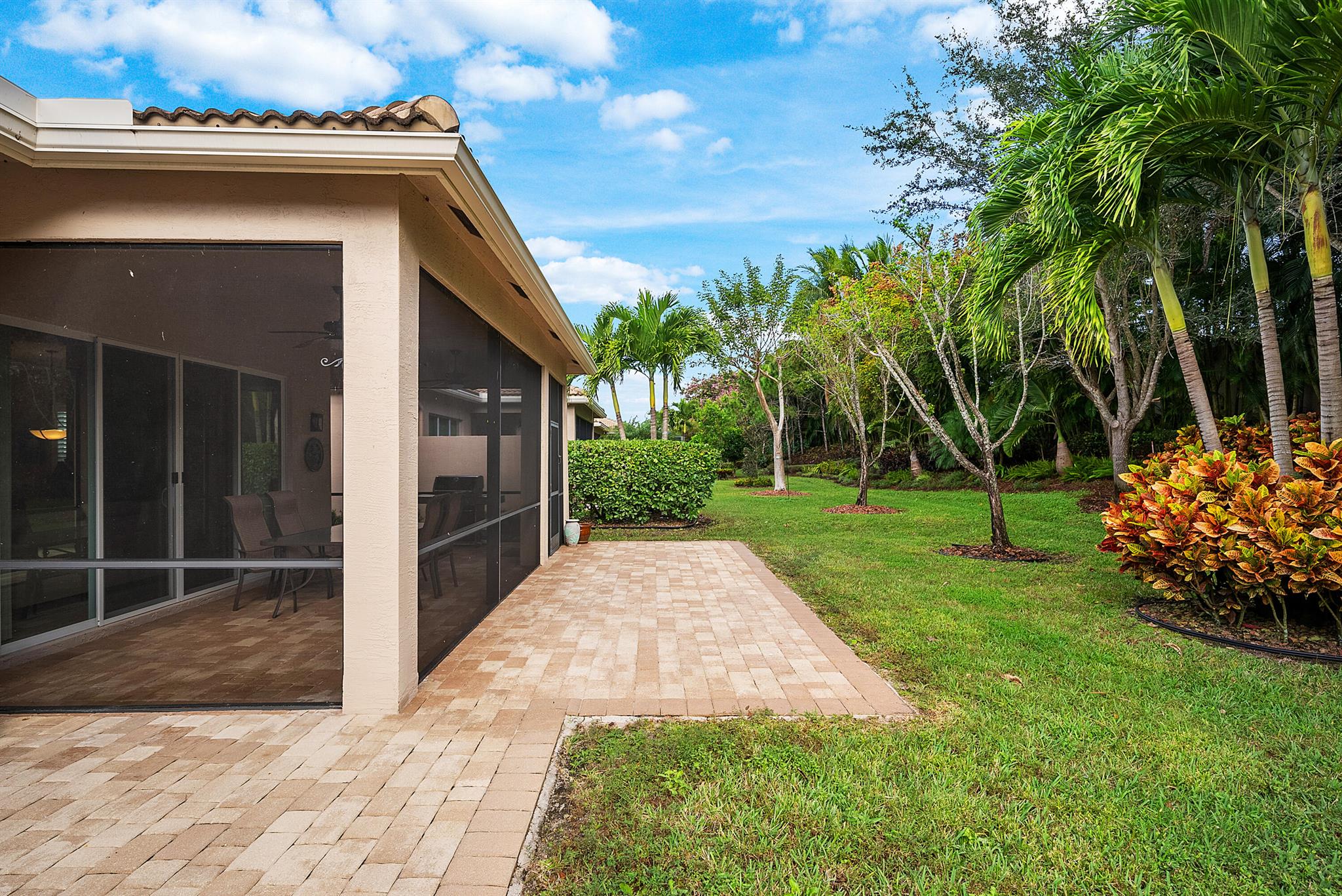 Valencia Cove - Residential