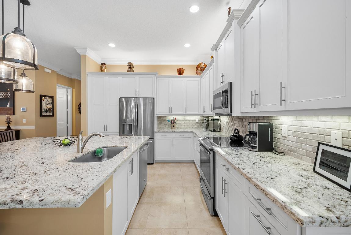 Valencia Cove - Residential