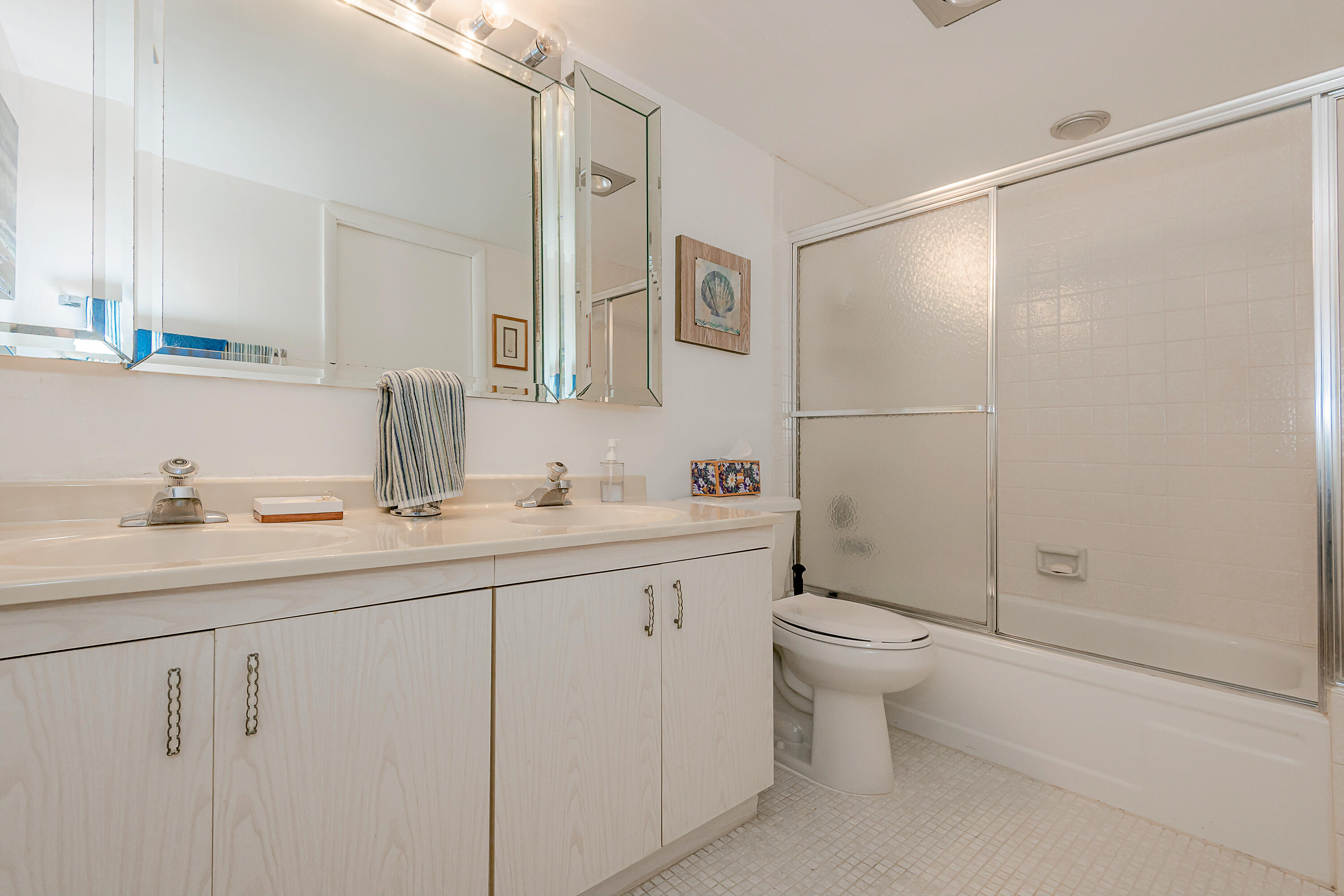 LUCAYA VILLAGE 2-C CONDO - Residential