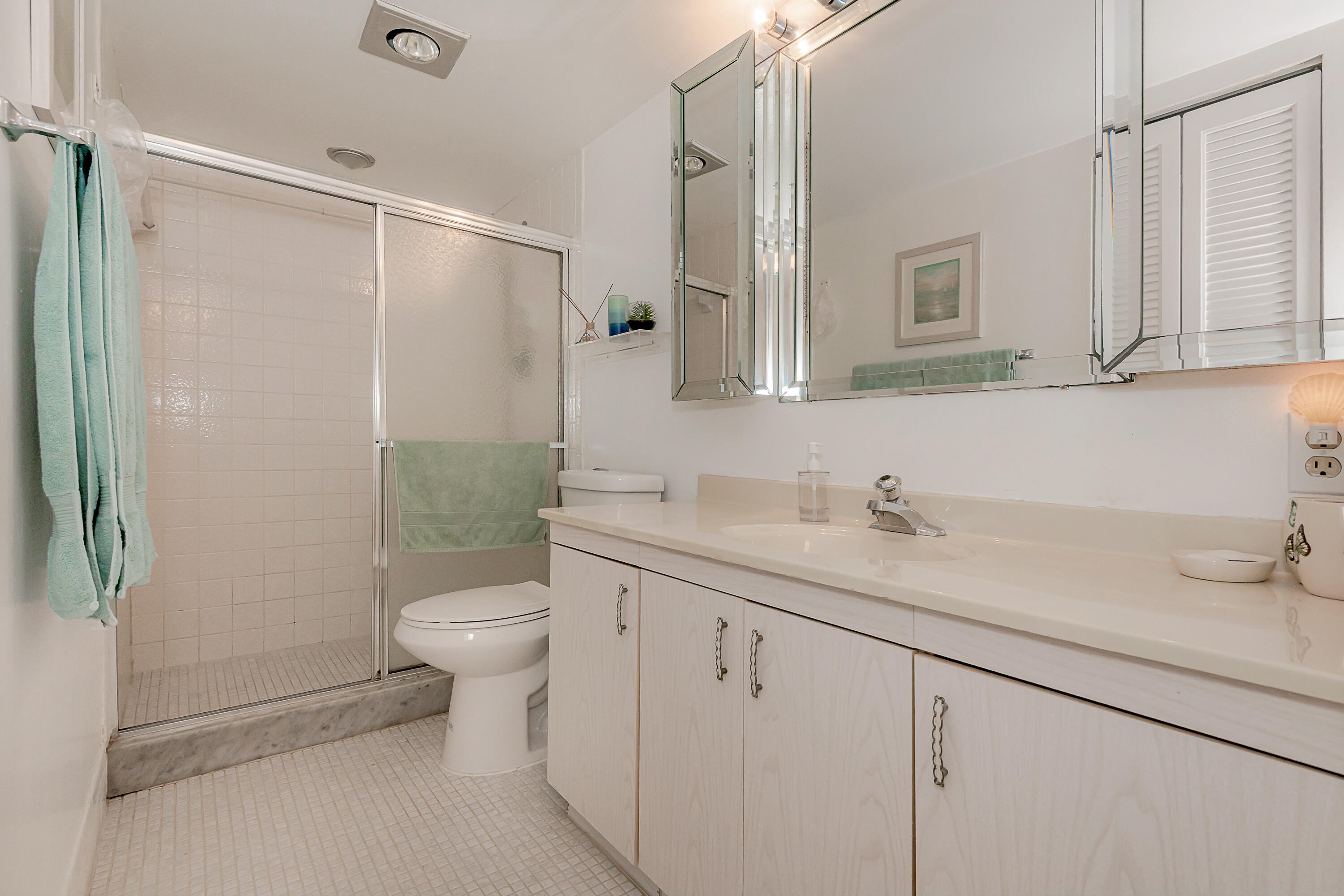 LUCAYA VILLAGE 2-C CONDO - Residential