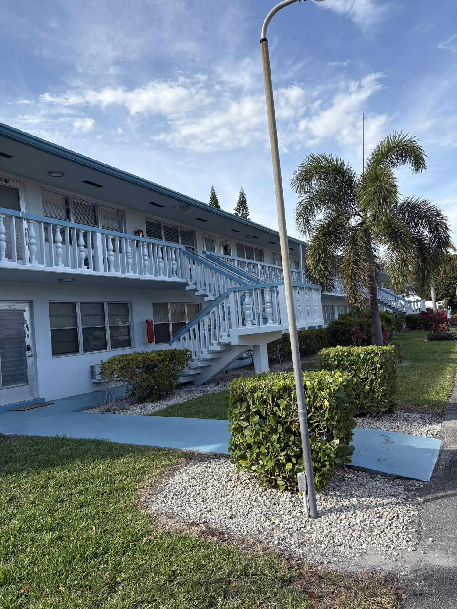 CENTURY VILLAGE /CAMDEN CONDOS - Residential Lease