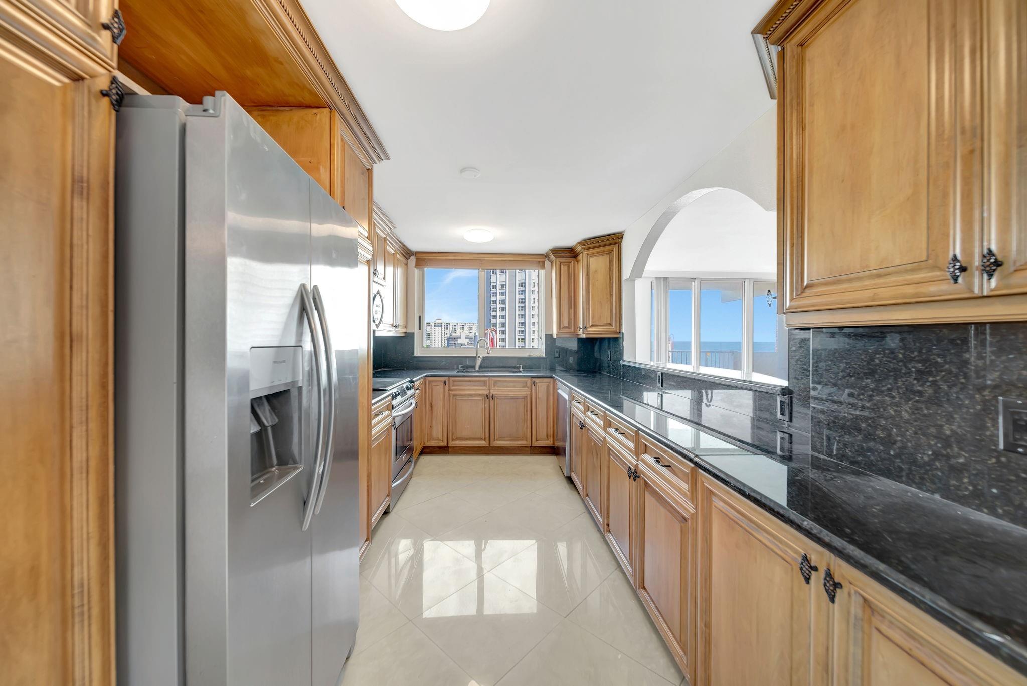 RENAISSANCE I - Residential Lease