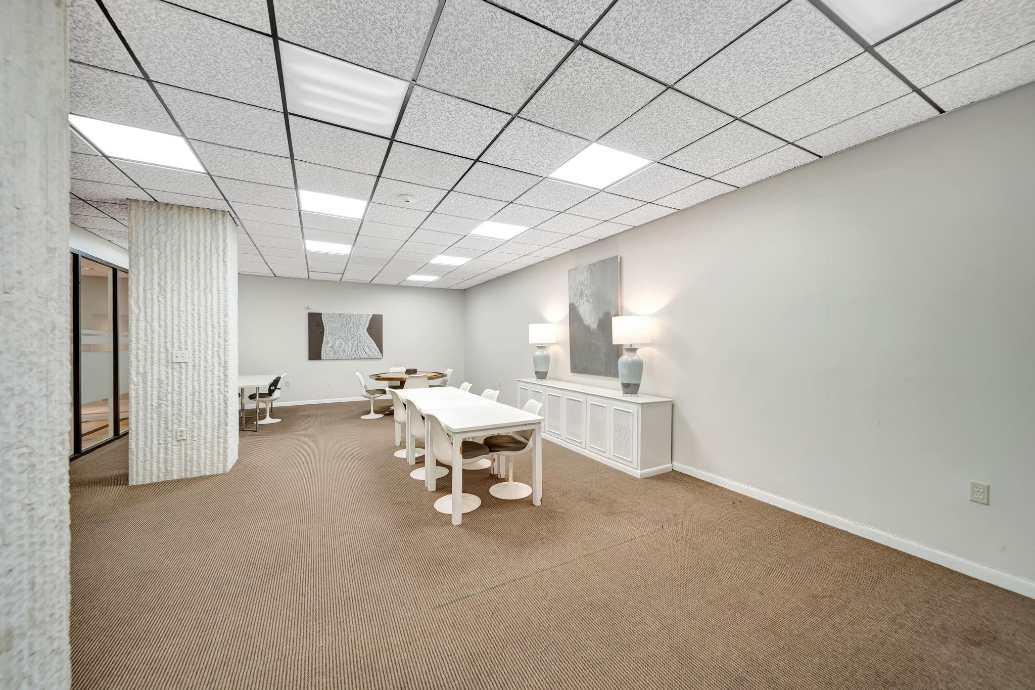 RENAISSANCE I - Residential Lease