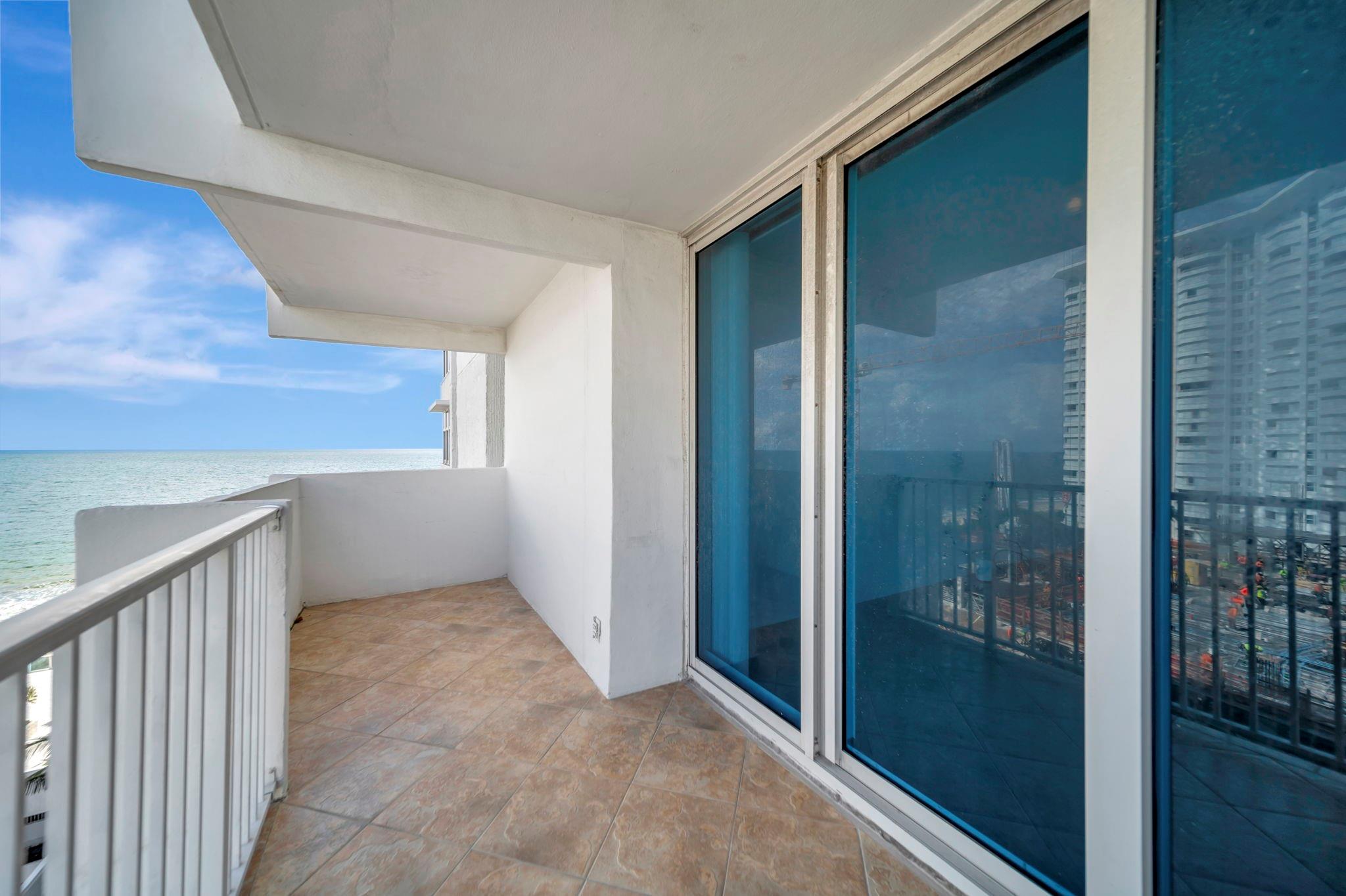 RENAISSANCE I - Residential Lease