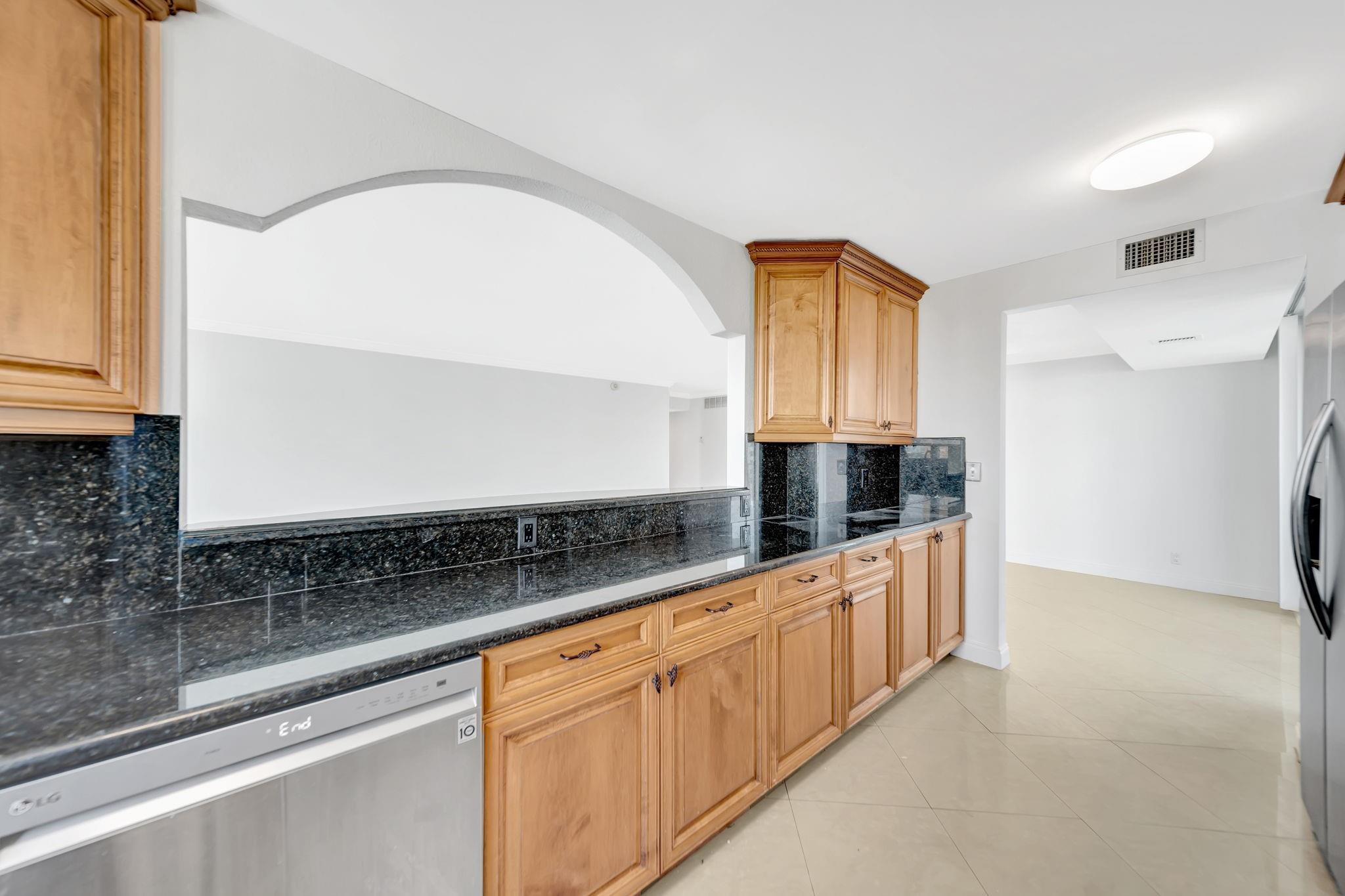 RENAISSANCE I - Residential Lease