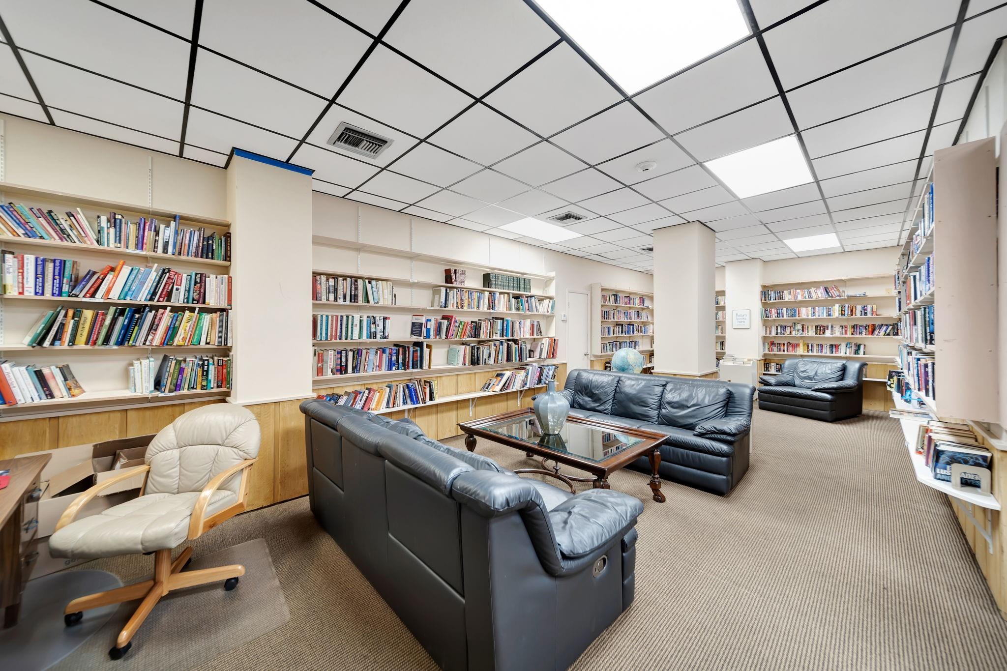 RENAISSANCE I - Residential Lease