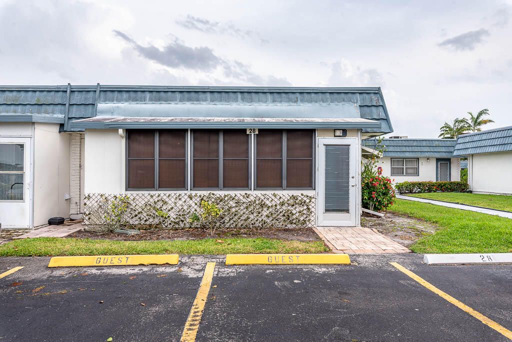 Photo of 28 Waterford B #28, Delray Beach, FL 33446 (MLS # R10988066)