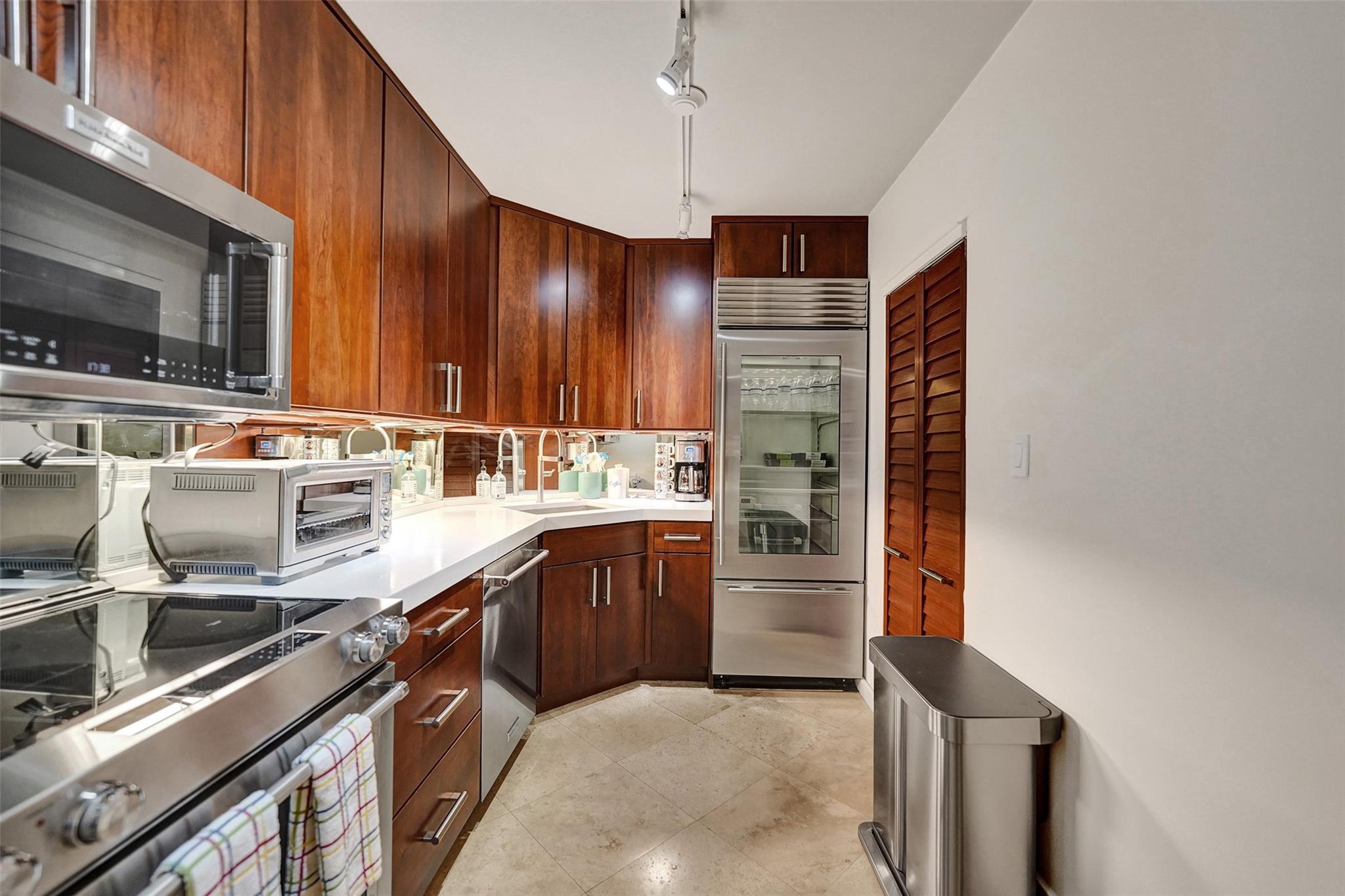200 NE 19th Ct 107M