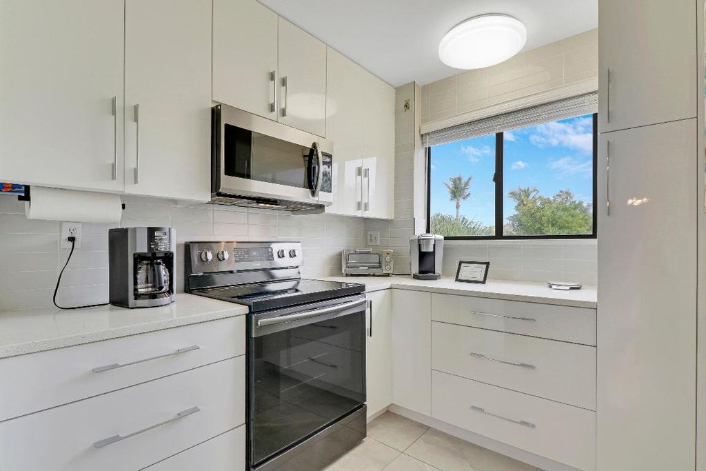 Photo of 360 Bella Vista Court N #60, Jupiter, FL 33477 (MLS # R11158440)