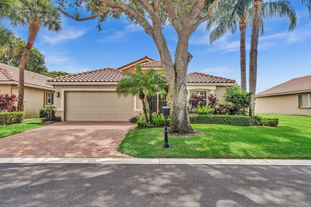 Photo of 13818 Via Nidia, Delray Beach, FL 33446 (MLS # B26079679)