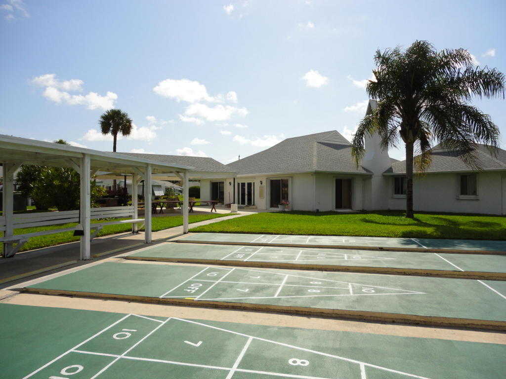 MERIDIAN CONDO 12 - Residential