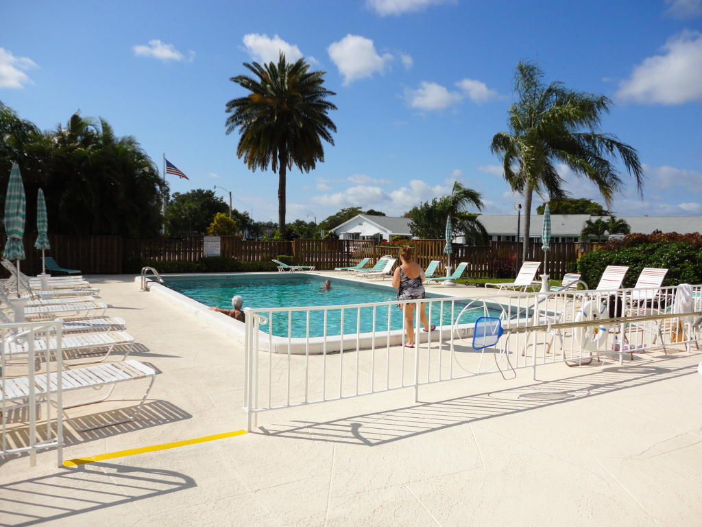 MERIDIAN CONDO 12 - Residential