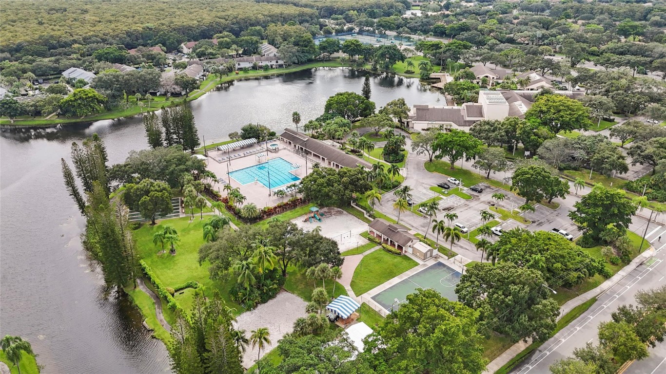 BAYWOOD VILLAGE III - Residential