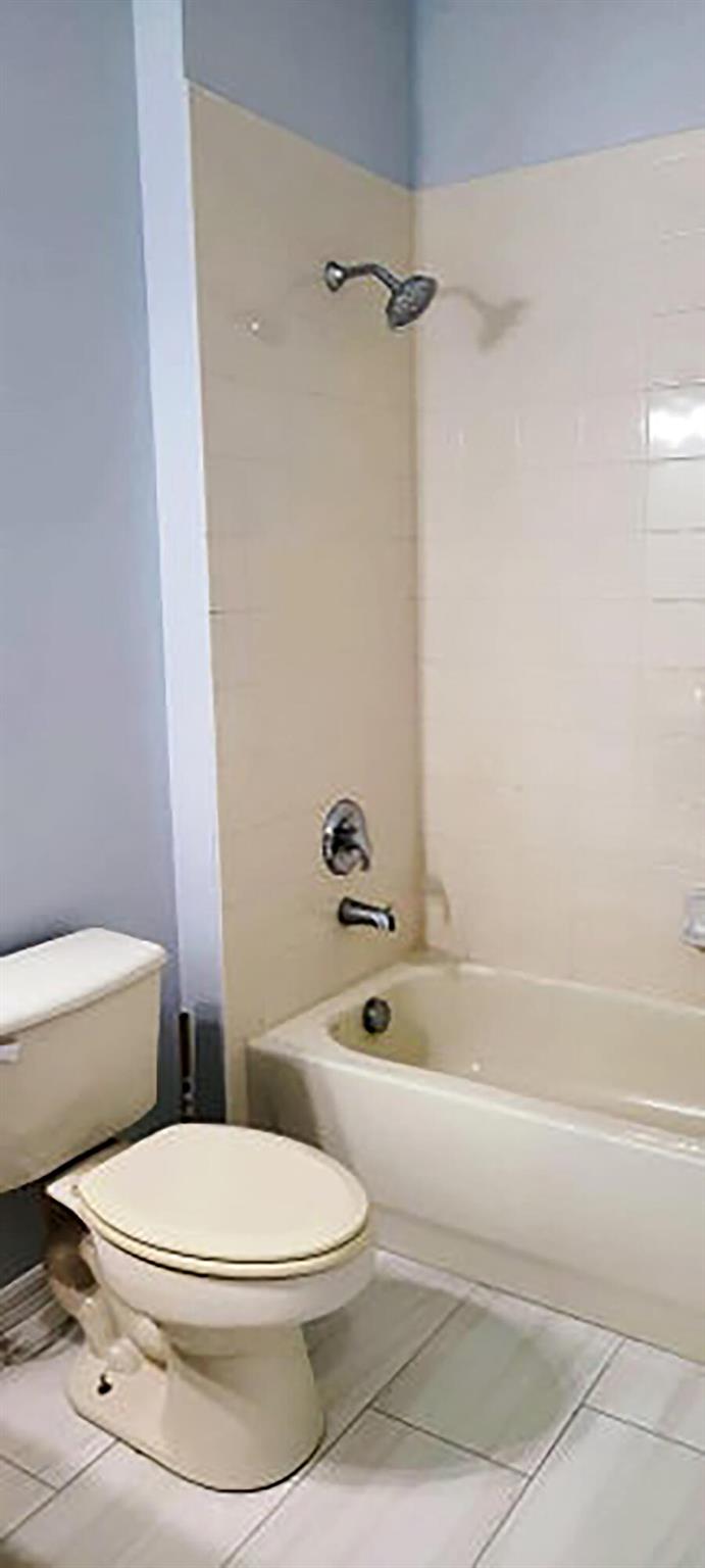 LAKEFOREST POINTE - Residential Lease