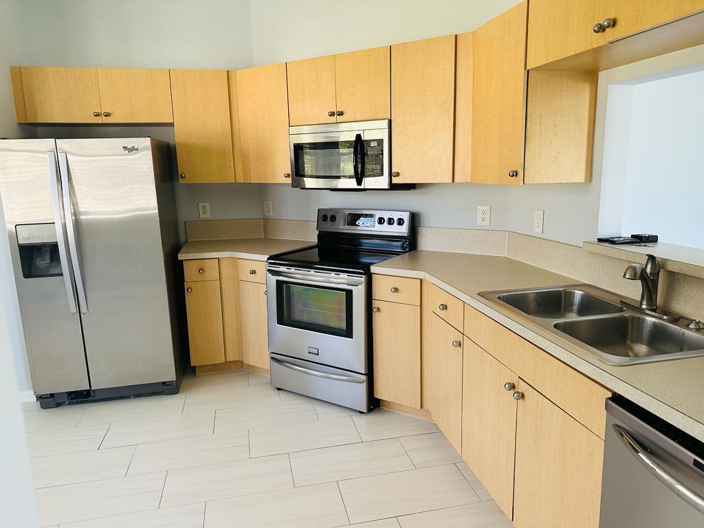 LAKEFOREST POINTE - Residential Lease