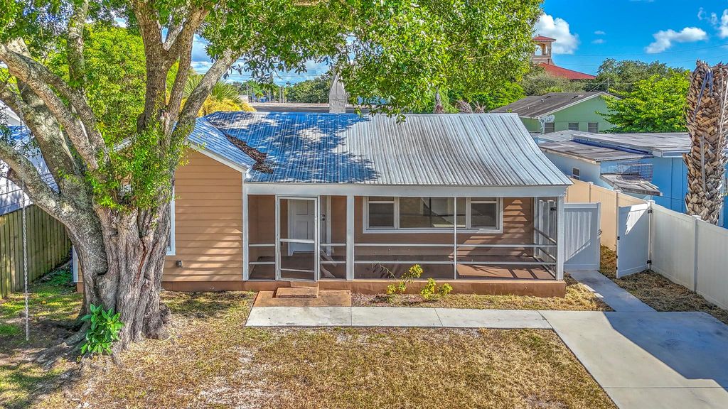 Photo of 1204 Easter Avenue, Fort Pierce, FL 34950 (MLS # R11128677)