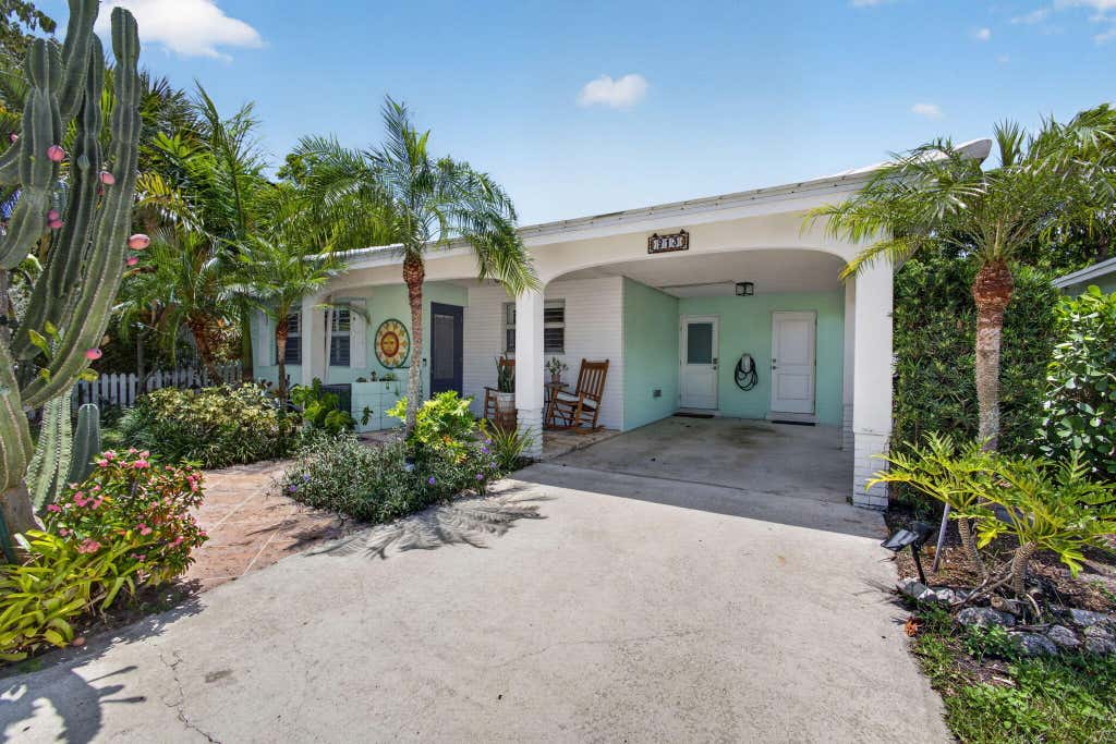 Photo of 213 Fordham Drive, Lake Worth, FL 33460 (MLS # B26055772)