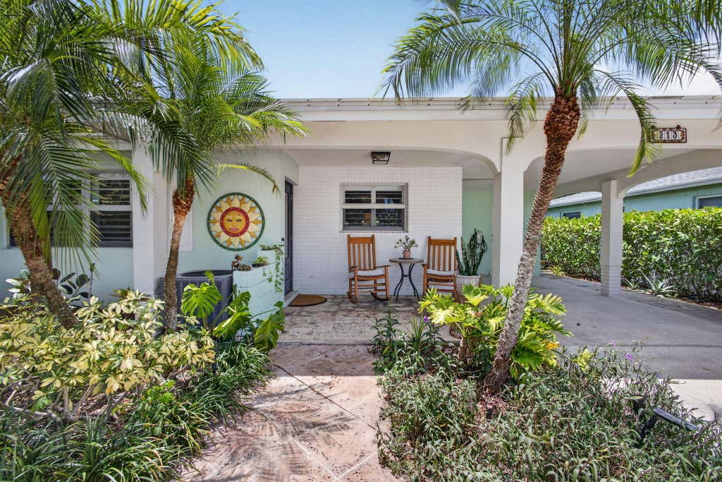 Photo of 213 Fordham Drive, Lake Worth, FL 33460 (MLS # B26055772)