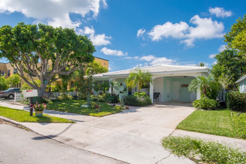 Photo of 213 Fordham Drive, Lake Worth, FL 33460 (MLS # B26055772)