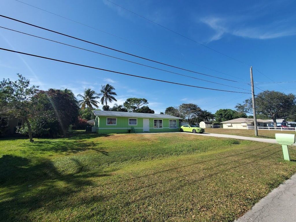 Photo of 5915 Myrtle Drive, Fort Pierce, FL 34982 (MLS # R10774866)