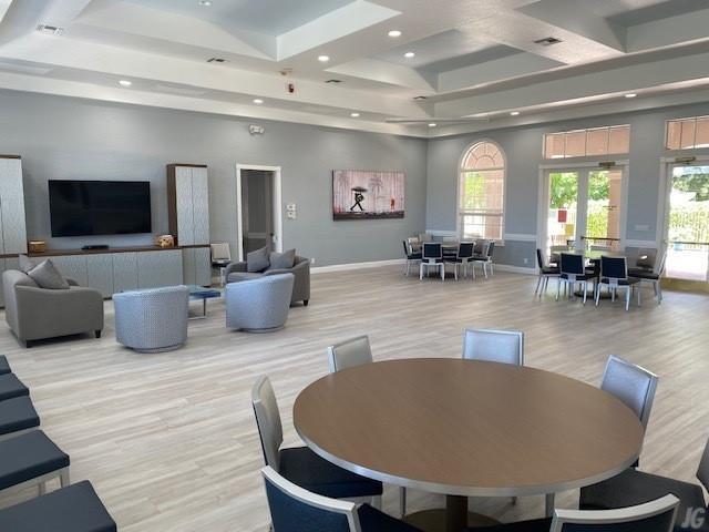 Royal Lakes - Residential