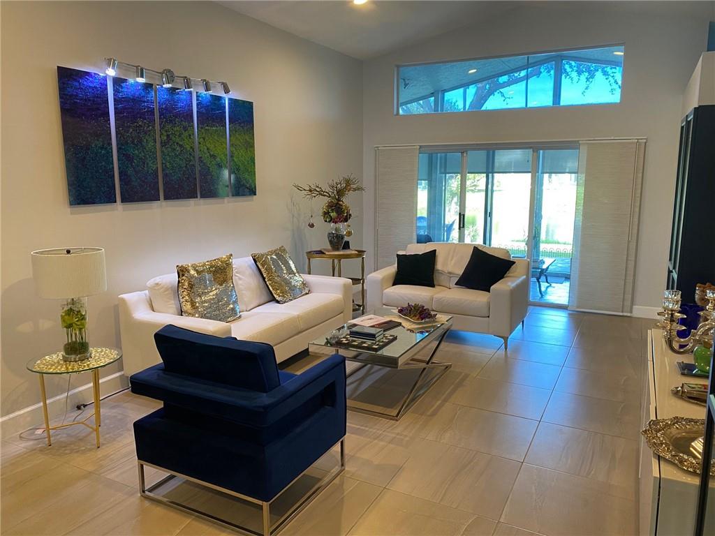 Royal Lakes - Residential