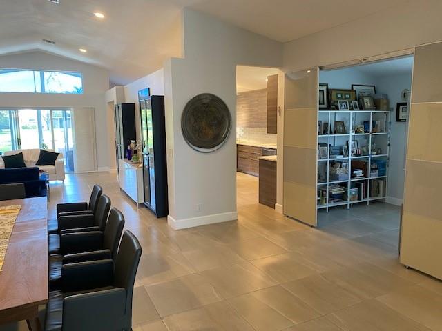 Royal Lakes - Residential