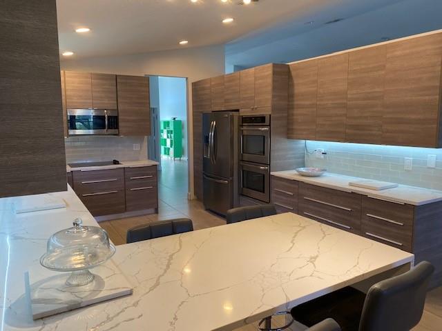 Royal Lakes - Residential