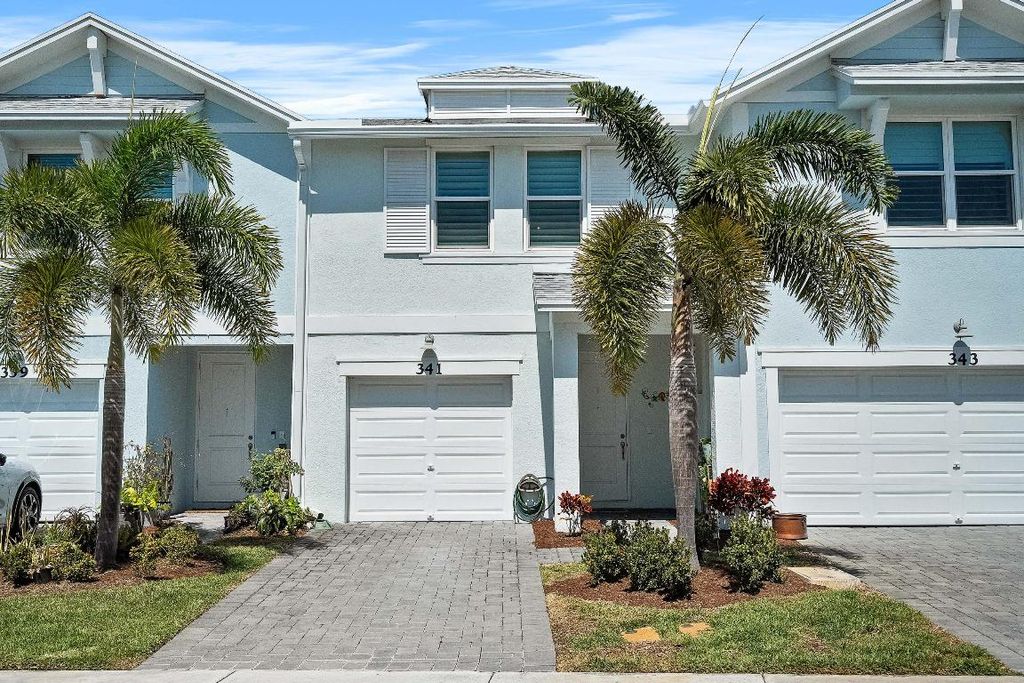 Photo of 341 SE Halifax Lane, Stuart, FL 34994 (MLS # R11069070)