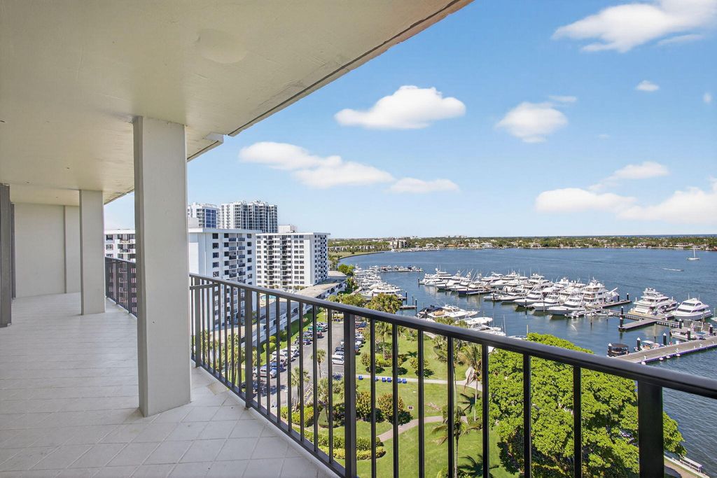 Photo of 134 Lakeshore Drive #T14, North Palm Beach, FL 33408 (MLS # B26020939)