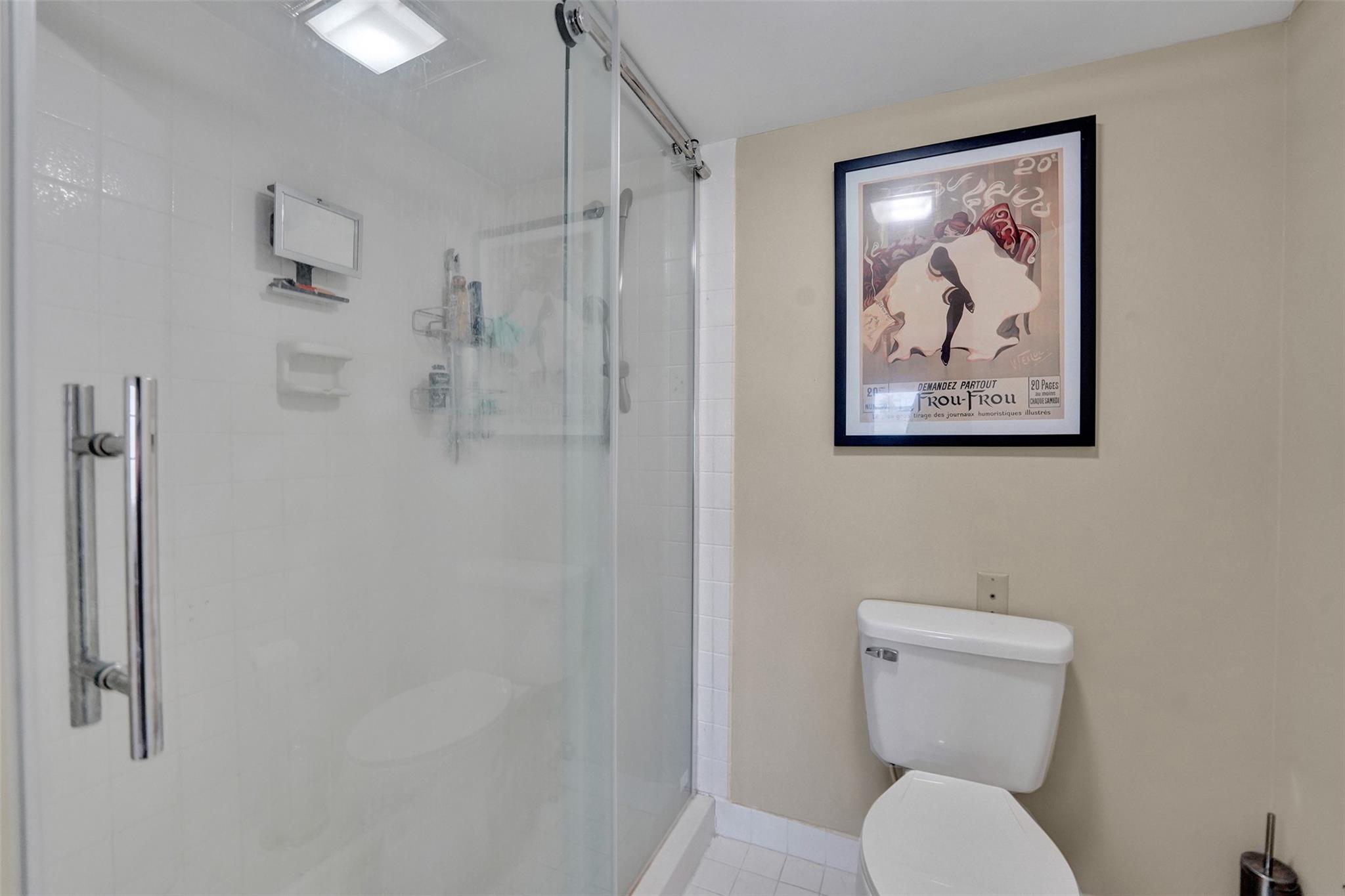 Martinique F 2 - Residential