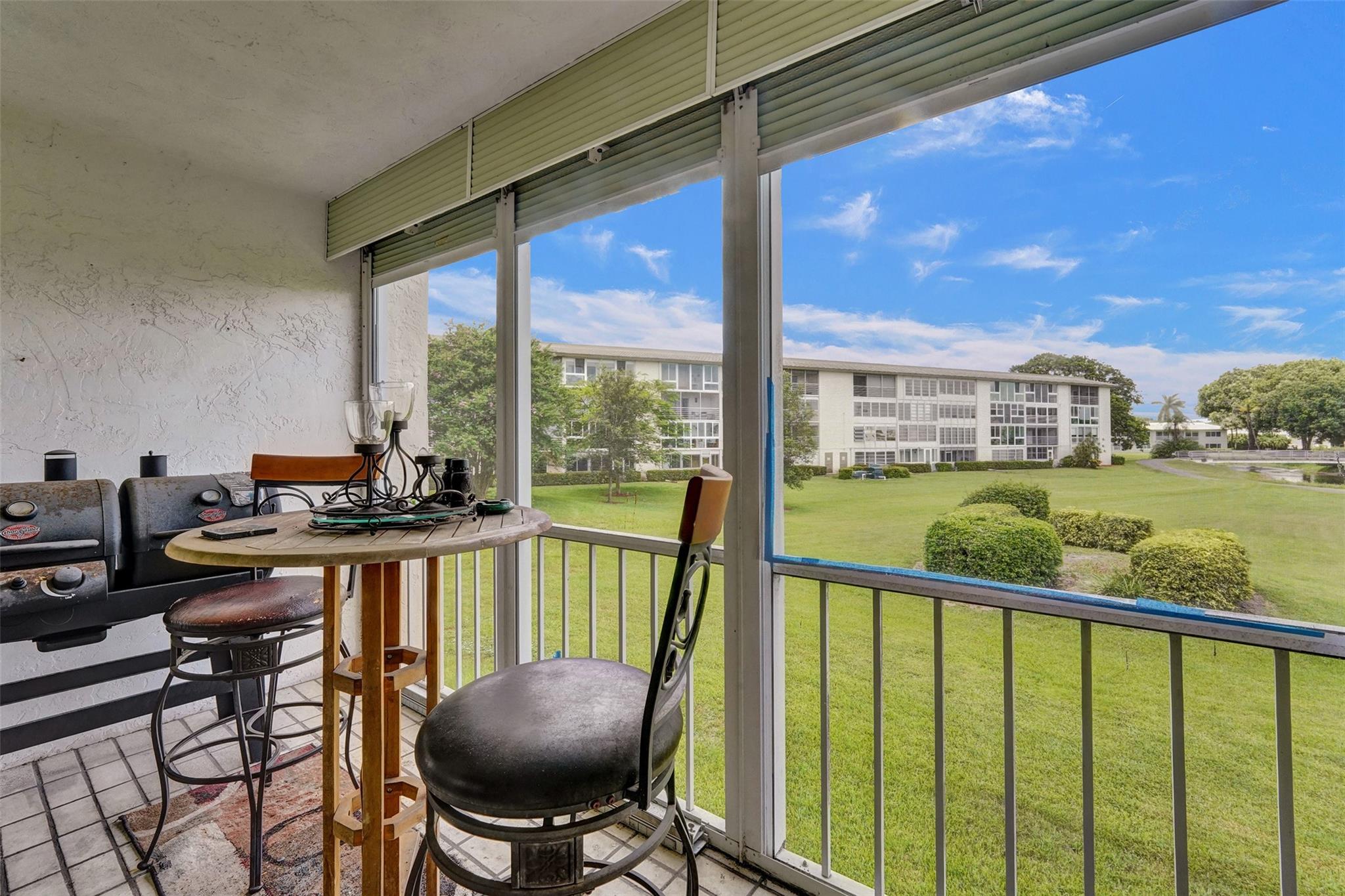 Martinique F 2 - Residential