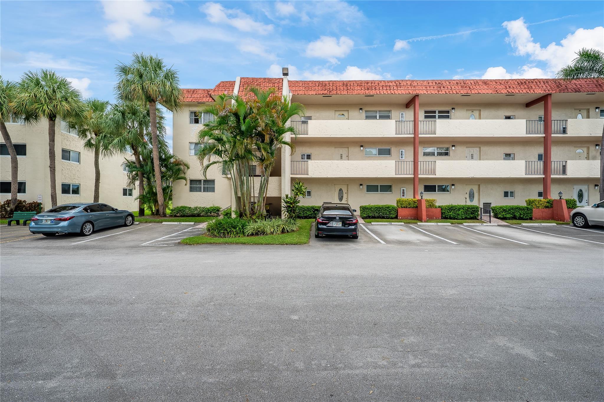 Hollybrook Golf & Tennis - Residential