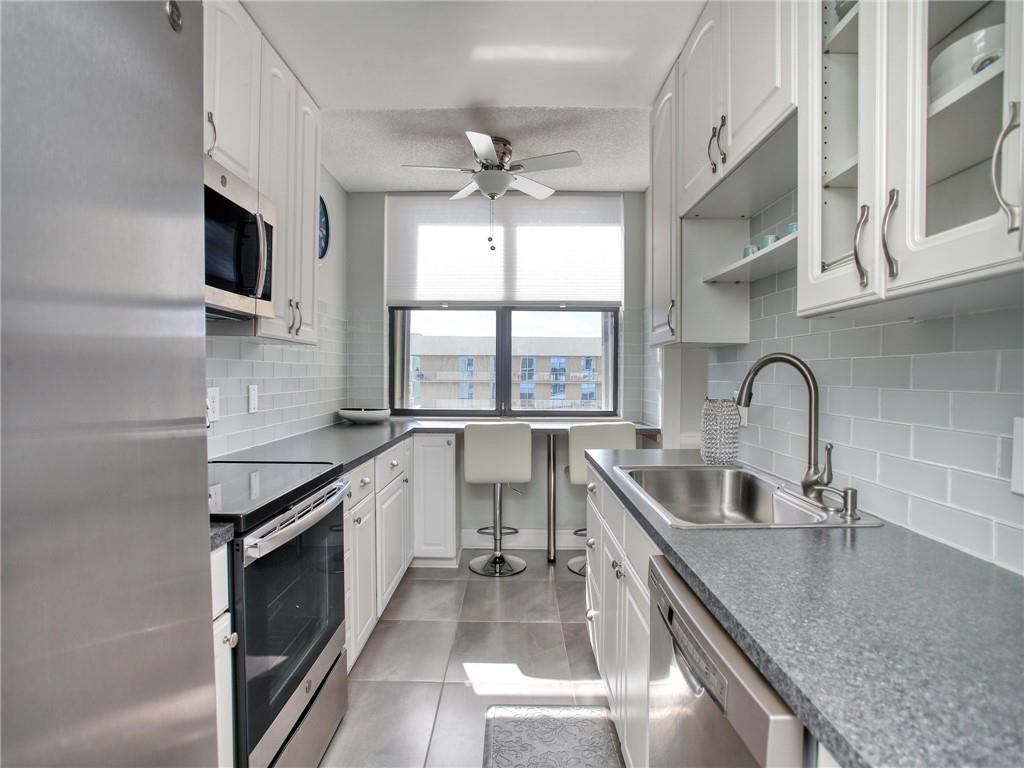 Crystal Towers - Residential