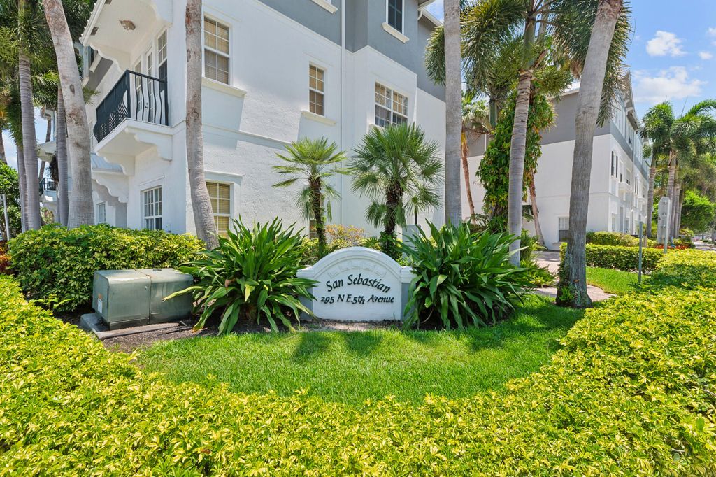 Photo of 295 NE 5th Avenue #30, Delray Beach, FL 33483 (MLS # R10985709)