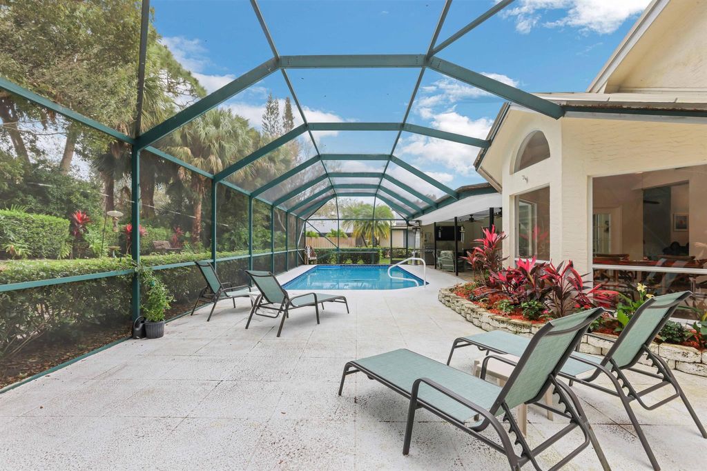 Photo of 6565 Winding Lake Drive, Jupiter, FL 33458 (MLS # R10947067)