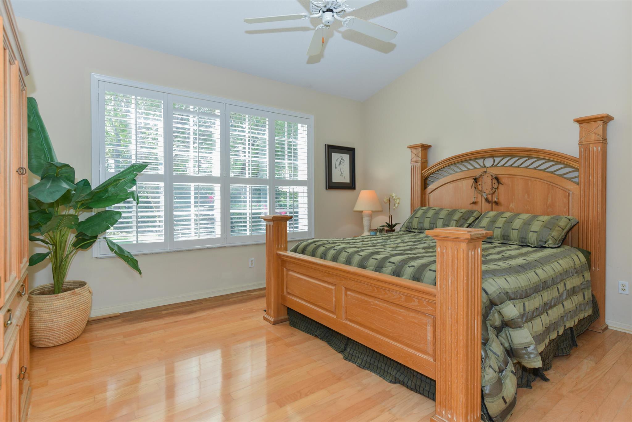 HARBOUR ISLES AT LAKE CHA - Residential