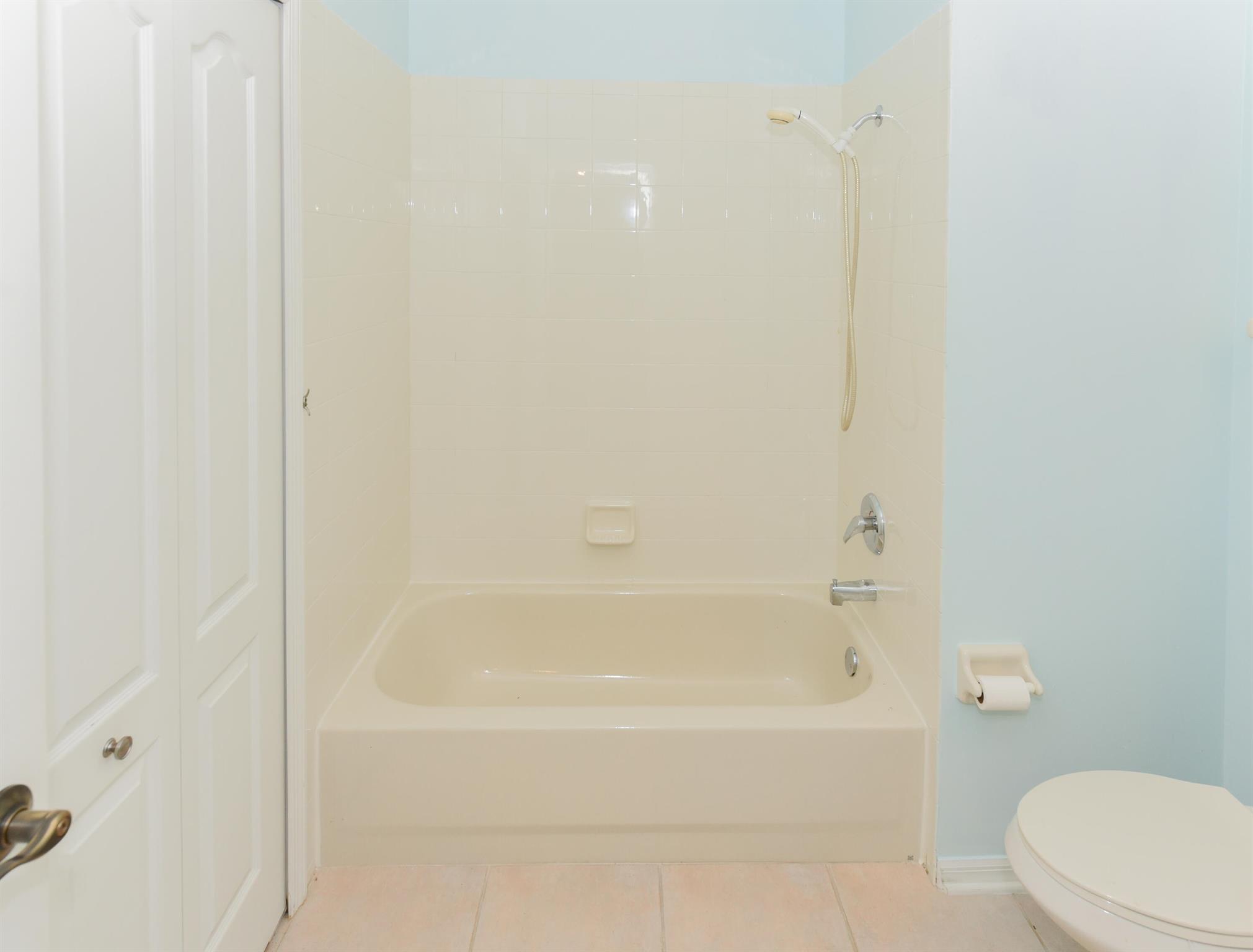 HARBOUR ISLES AT LAKE CHA - Residential