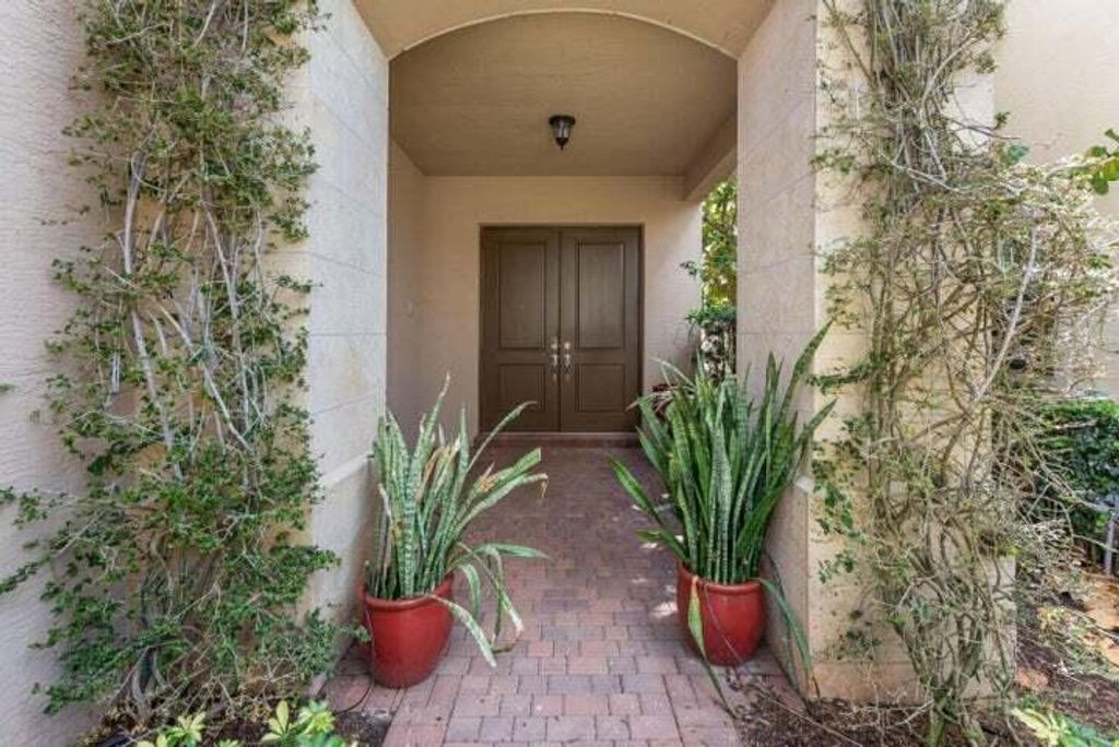 Photo of 16806 Bridge Crossing Circle, Delray Beach, FL 33446 (MLS # R11002506)